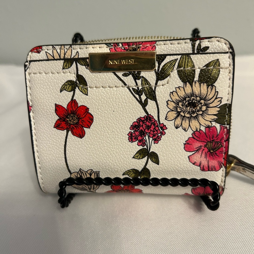 Nine West Floral Wallet - White and Red